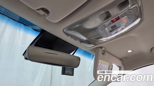 Genesis GV70 2022 — photo 23
