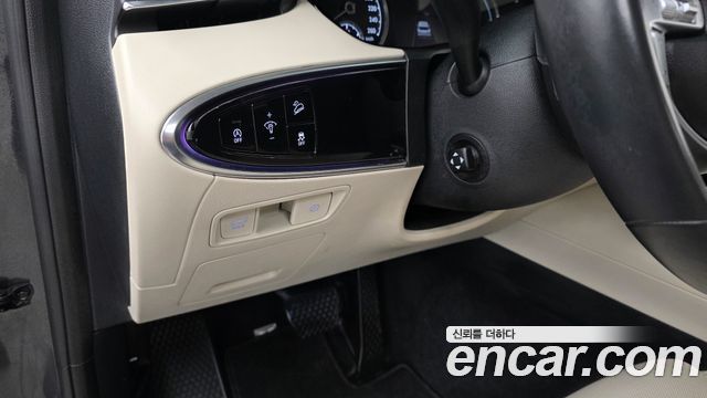 Genesis GV70 2022 — photo 24
