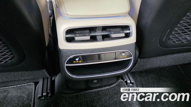 Genesis GV70 2022 — photo 25