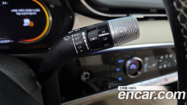 Genesis GV70 2022 — photo 27