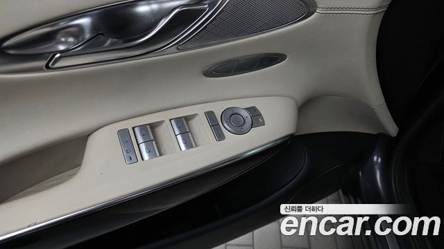 Genesis GV70 2022 — photo 28