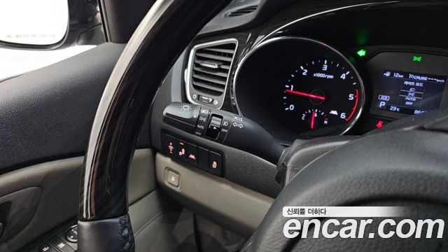 Kia Canival 2019 — photo 25