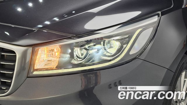 Kia Canival 2019 — photo 8