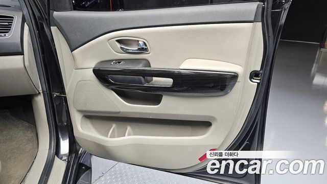 Kia Canival 2019 — photo 15