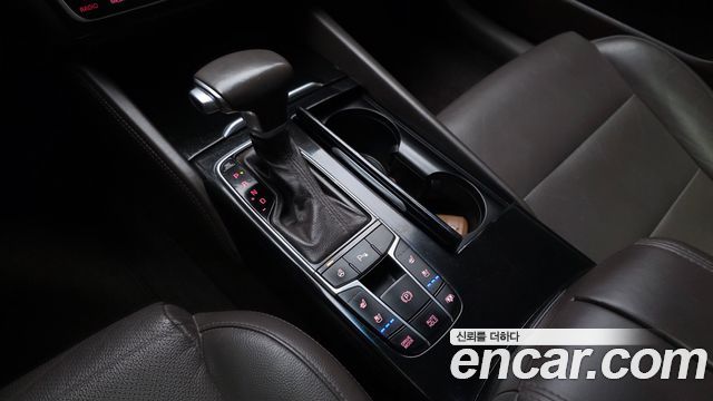 Kia K7 2017 — photo 12