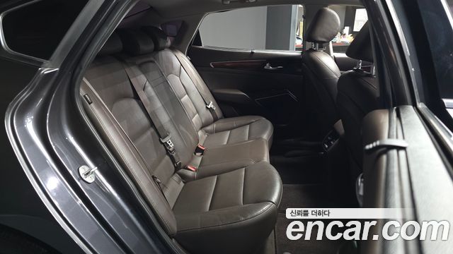 Kia K7 2017 — photo 16