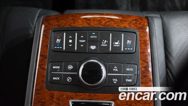 Hyundai Equus 2012 — photo 16