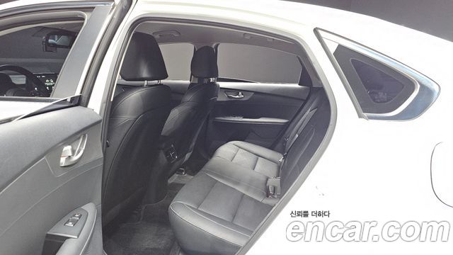 Kia K3 2019 — photo 18
