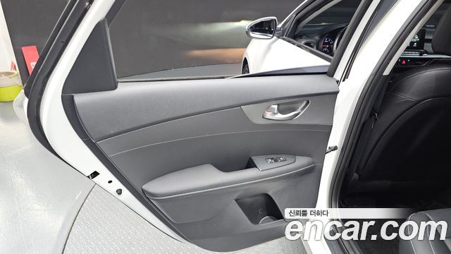 Kia K3 2019 — photo 15