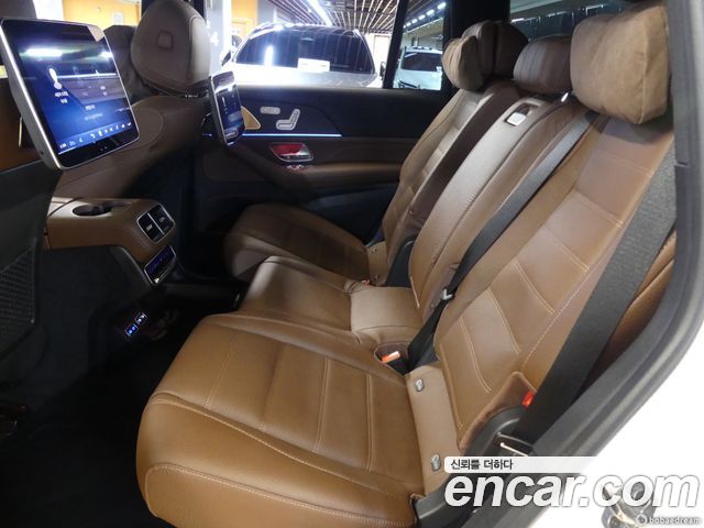 Mercedes-Benz GLS-Class 2025 — photo 16