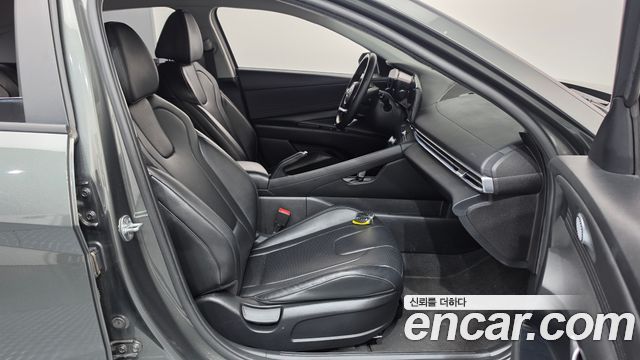 Hyundai AVANTE 2022 — photo 16