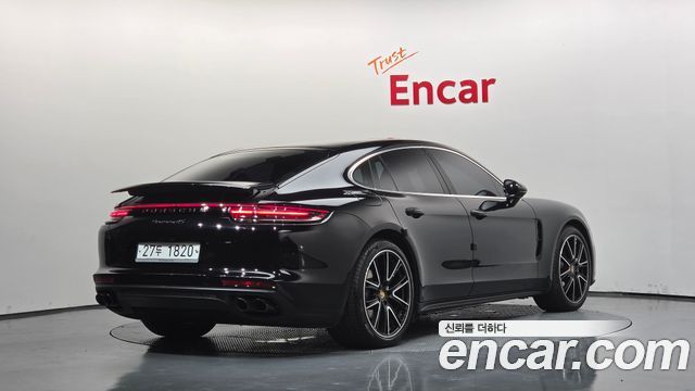 Porsche Panamera 2018 — photo 2
