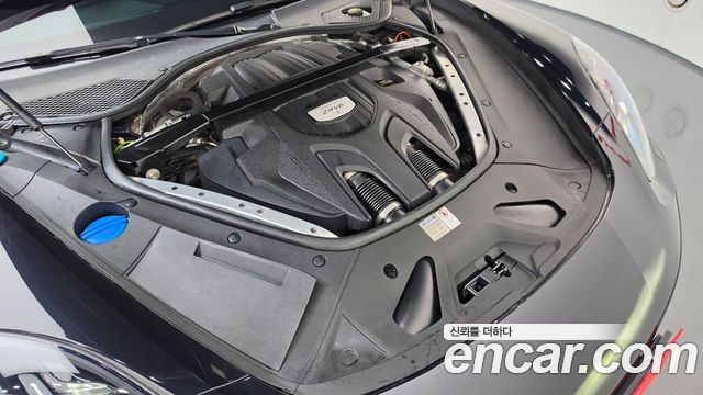 Porsche Panamera 2018 — photo 6