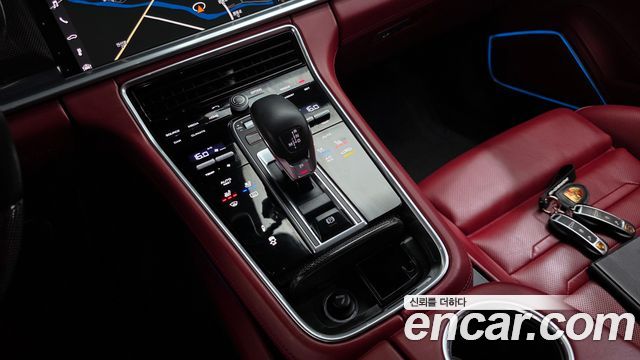 Porsche Panamera 2018 — photo 12