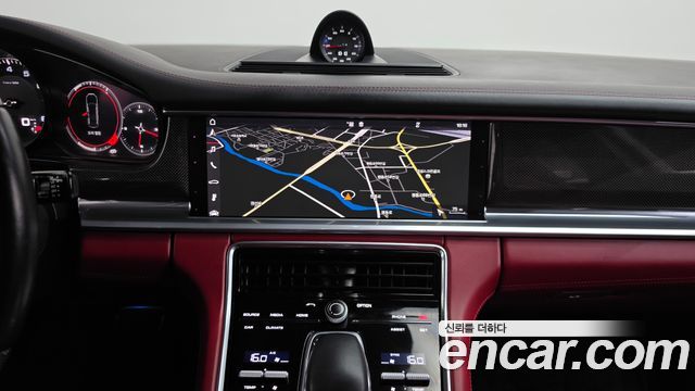 Porsche Panamera 2018 — photo 18