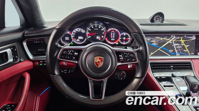 Porsche Panamera 2018 — photo 19