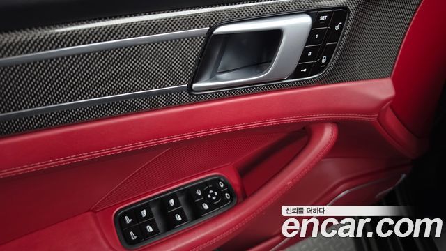Porsche Panamera 2018 — photo 29