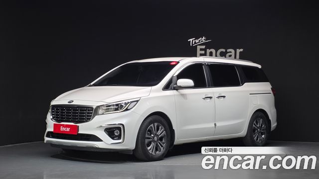 Kia Canival 2019 — photo 1