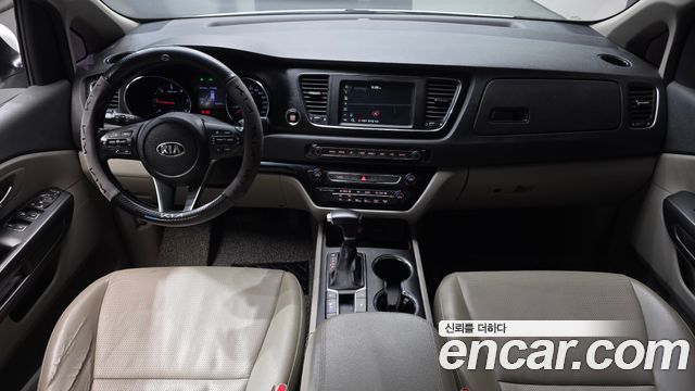 Kia Canival 2019 — photo 10