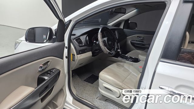 Kia Canival 2019 — photo 13