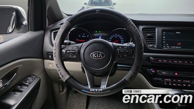 Kia Canival 2019 — photo 18