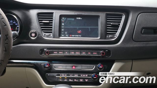 Kia Canival 2019 — photo 29