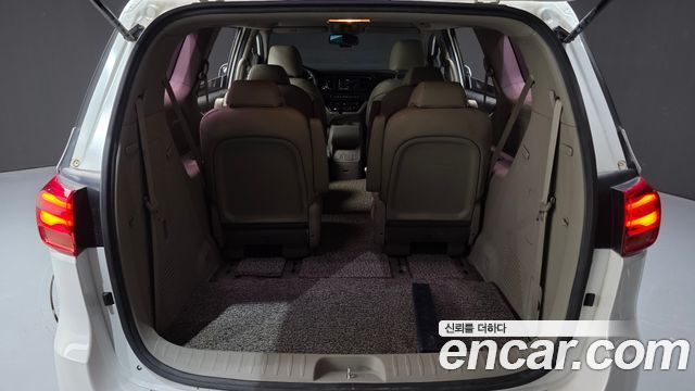 Kia Canival 2019 — photo 31
