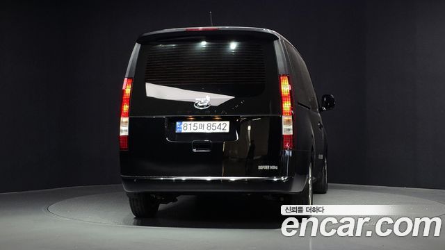 Hyundai Staria 2023 — photo 4