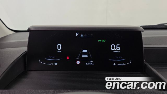 Hyundai Staria 2023 — photo 11