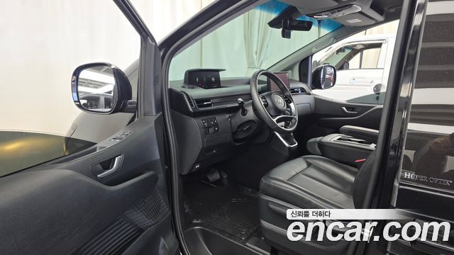 Hyundai Staria 2023 — photo 13