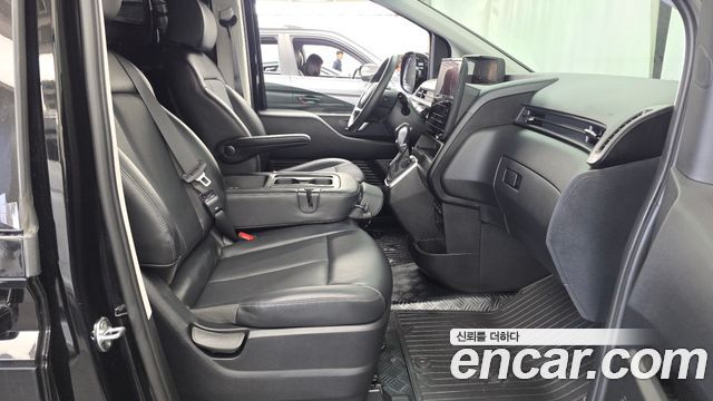 Hyundai Staria 2023 — photo 17