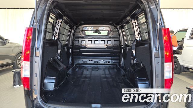 Hyundai Staria 2023 — photo 26