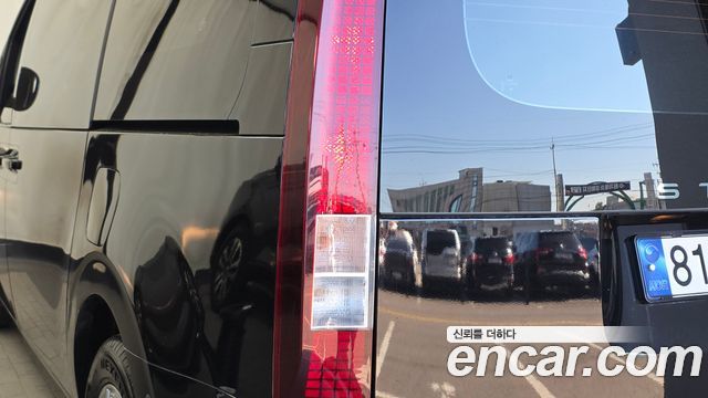 Hyundai Staria 2023 — photo 9