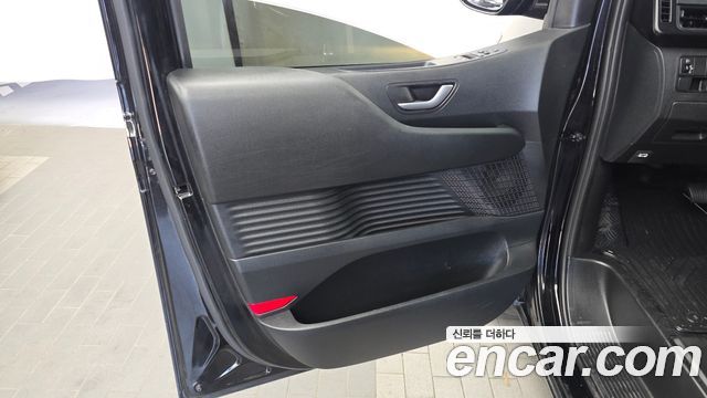 Hyundai Staria 2023 — photo 14