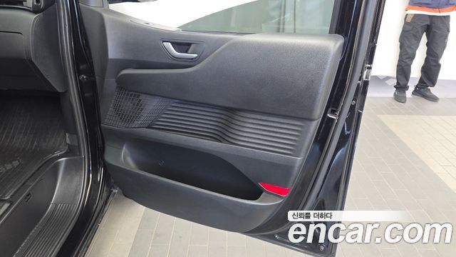 Hyundai Staria 2023 — photo 15