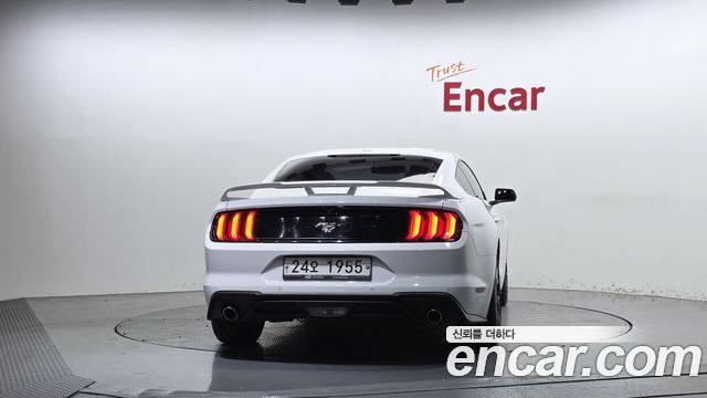 Ford Mustang 2018 — photo 4