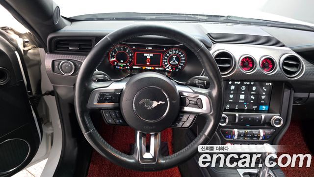 Ford Mustang 2018 — photo 13