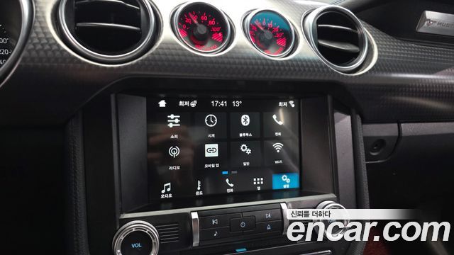 Ford Mustang 2018 — photo 16