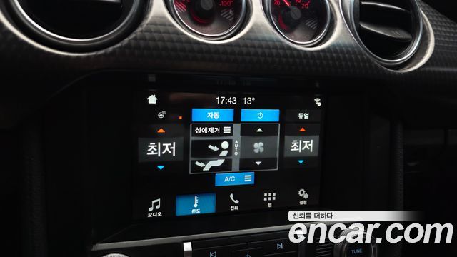 Ford Mustang 2018 — photo 17