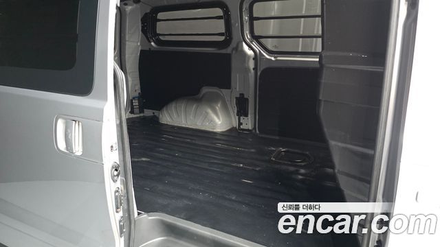 Hyundai Starex 2018 — photo 11
