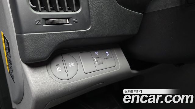Hyundai Starex 2018 — photo 19