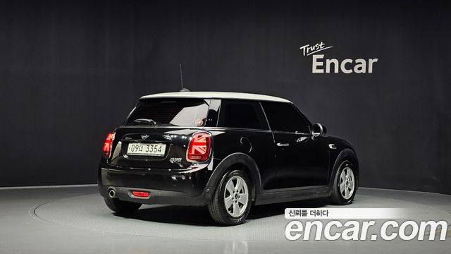 Mini Cooper 2019 — photo 2
