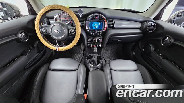 Mini Cooper 2019 — photo 10