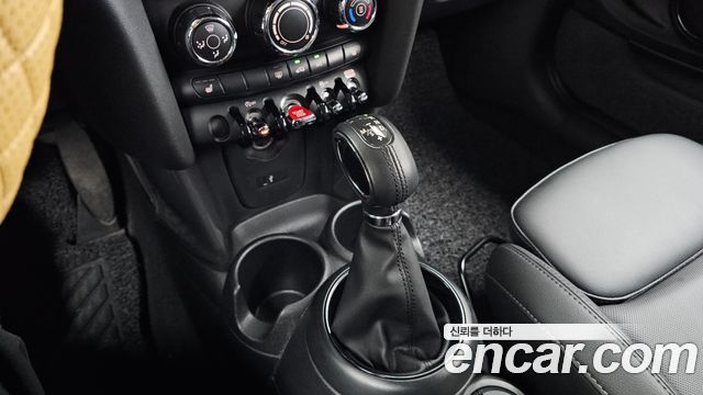 Mini Cooper 2019 — photo 12