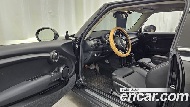 Mini Cooper 2019 — photo 13