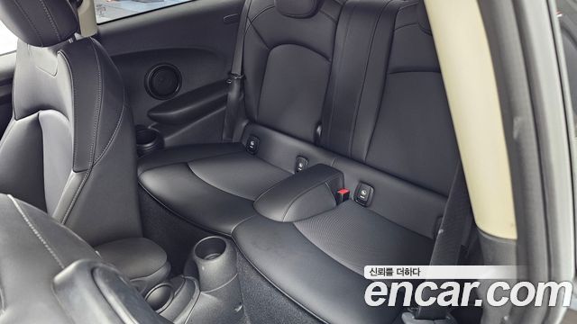 Mini Cooper 2019 — photo 18