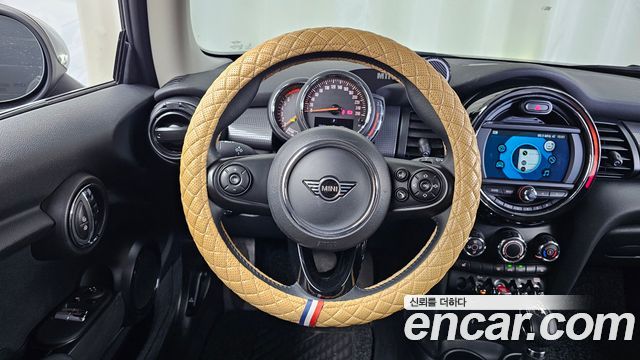 Mini Cooper 2019 — photo 19