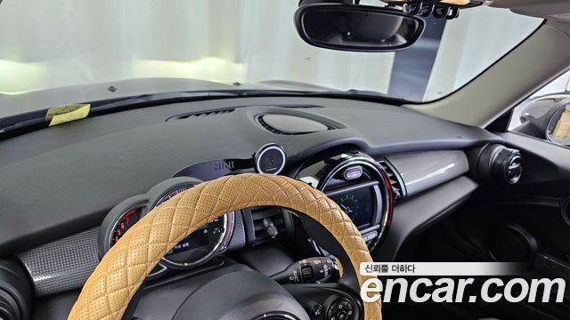 Mini Cooper 2019 — photo 22