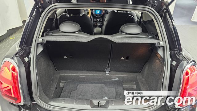 Mini Cooper 2019 — photo 26