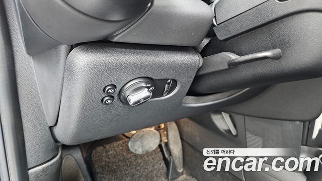 Mini Cooper 2019 — photo 27